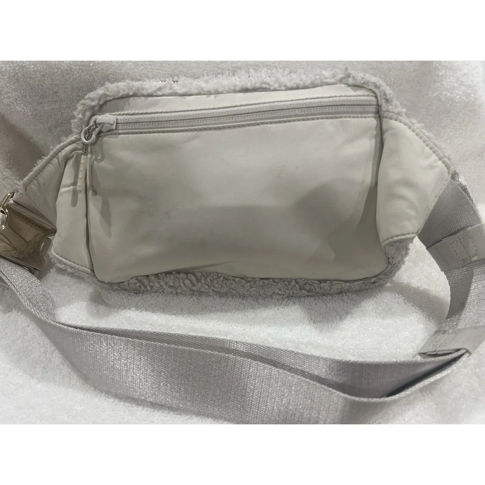 Lululemon Everywhere Belt Bag‎ Plush Fleece Ivory White Fanny Pack New With Tag